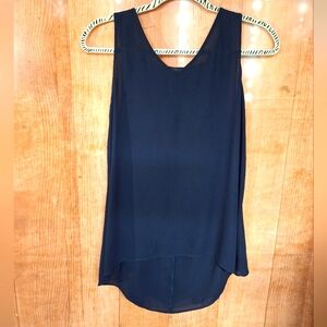 Bwear size medium v-neck tank top
